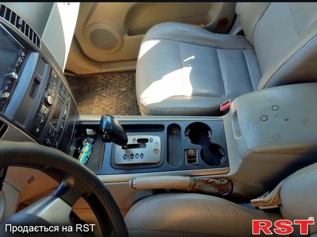 Киа Соренто, объемом двигателя 2.5 л и пробегом 221 тыс. км за 3900 $, фото 4 на Automoto.ua