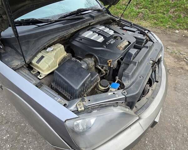 Киа Соренто, объемом двигателя 2.5 л и пробегом 377 тыс. км за 5274 $, фото 6 на Automoto.ua