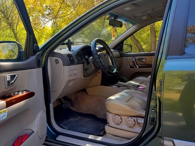 Киа Соренто, объемом двигателя 2.5 л и пробегом 317 тыс. км за 3800 $, фото 3 на Automoto.ua