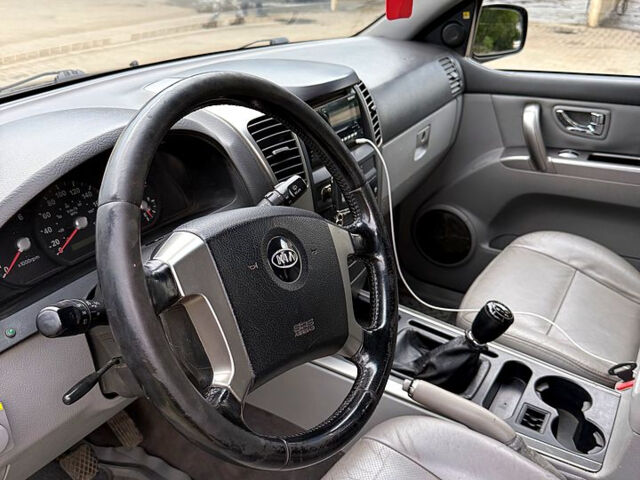 Кіа Соренто, об'ємом двигуна 2.5 л та пробігом 356 тис. км за 3800 $, фото 7 на Automoto.ua