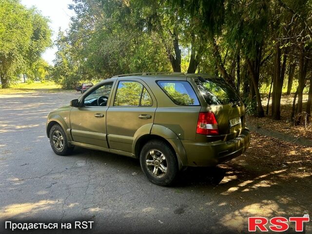 Киа Соренто, объемом двигателя 2.5 л и пробегом 315 тыс. км за 3100 $, фото 3 на Automoto.ua