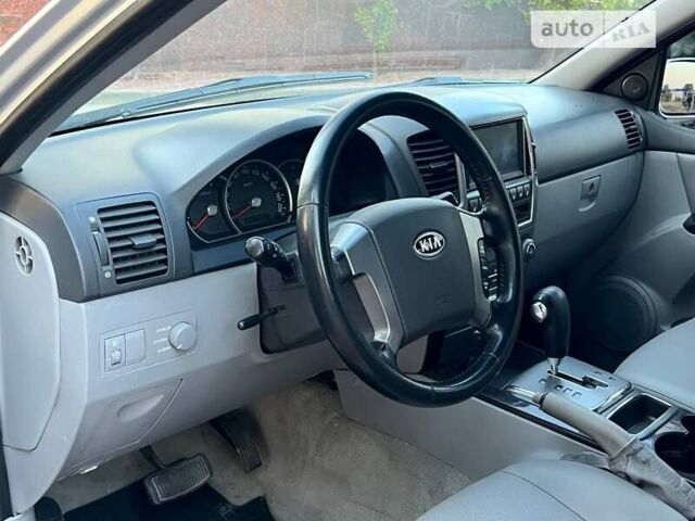 Киа Соренто, объемом двигателя 2.5 л и пробегом 233 тыс. км за 9300 $, фото 15 на Automoto.ua