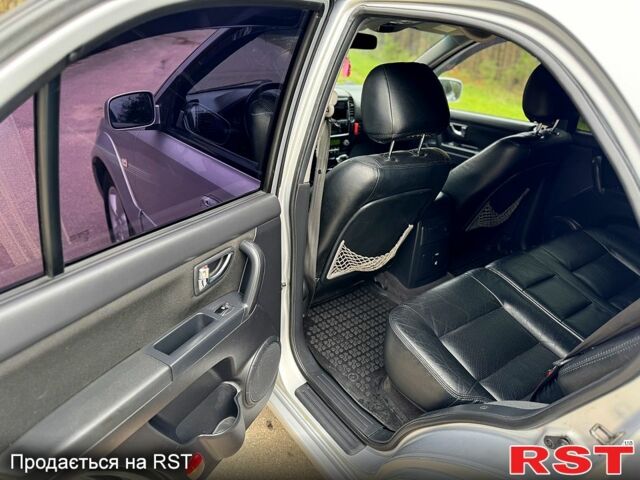 Киа Соренто, объемом двигателя 2.5 л и пробегом 294 тыс. км за 6000 $, фото 2 на Automoto.ua