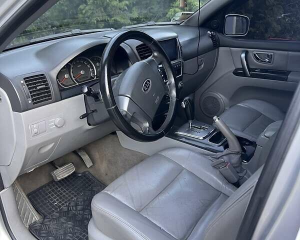 Киа Соренто, объемом двигателя 2.5 л и пробегом 173 тыс. км за 8500 $, фото 11 на Automoto.ua