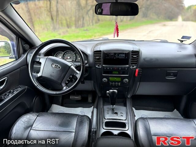 Киа Соренто, объемом двигателя 2.5 л и пробегом 294 тыс. км за 6000 $, фото 3 на Automoto.ua