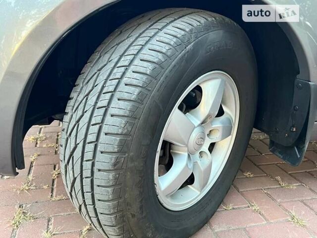 Киа Соренто, объемом двигателя 2.5 л и пробегом 233 тыс. км за 9300 $, фото 24 на Automoto.ua