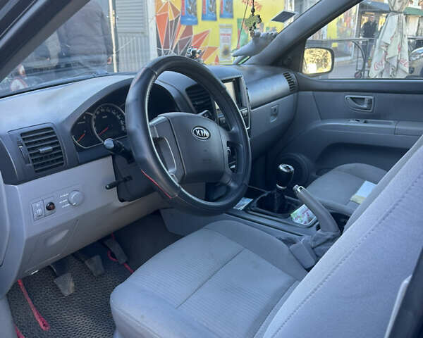 Киа Соренто, объемом двигателя 2.5 л и пробегом 313 тыс. км за 11300 $, фото 2 на Automoto.ua
