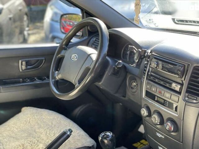 Киа Соренто, объемом двигателя 2.5 л и пробегом 177 тыс. км за 9000 $, фото 19 на Automoto.ua