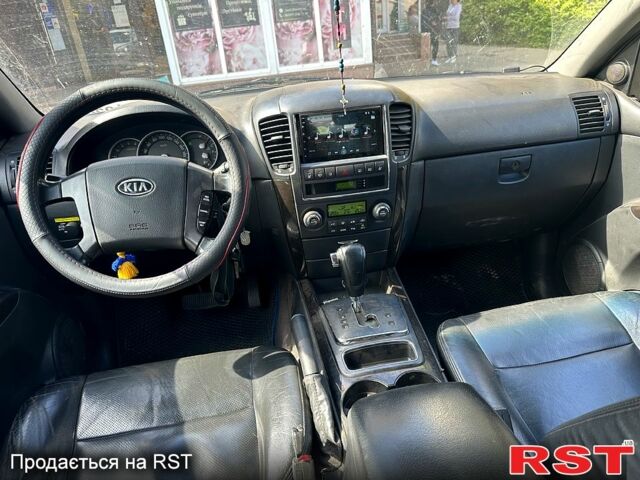 Киа Соренто, объемом двигателя 2.5 л и пробегом 260 тыс. км за 4300 $, фото 4 на Automoto.ua