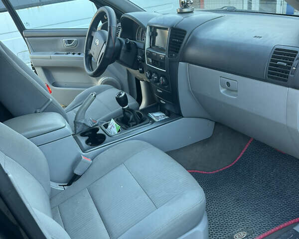 Киа Соренто, объемом двигателя 2.5 л и пробегом 313 тыс. км за 11300 $, фото 3 на Automoto.ua