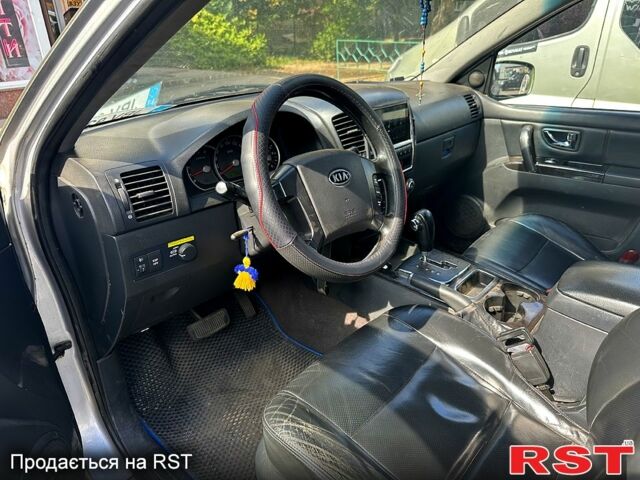 Киа Соренто, объемом двигателя 2.5 л и пробегом 260 тыс. км за 4300 $, фото 3 на Automoto.ua