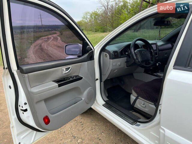 Киа Соренто, объемом двигателя 2.5 л и пробегом 238 тыс. км за 9200 $, фото 18 на Automoto.ua