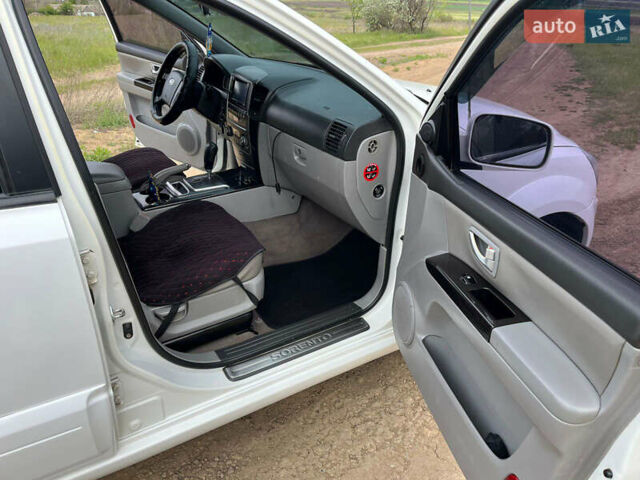 Киа Соренто, объемом двигателя 2.5 л и пробегом 238 тыс. км за 9200 $, фото 4 на Automoto.ua