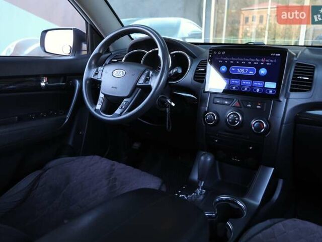 Киа Соренто, объемом двигателя 2.4 л и пробегом 211 тыс. км за 11500 $, фото 8 на Automoto.ua