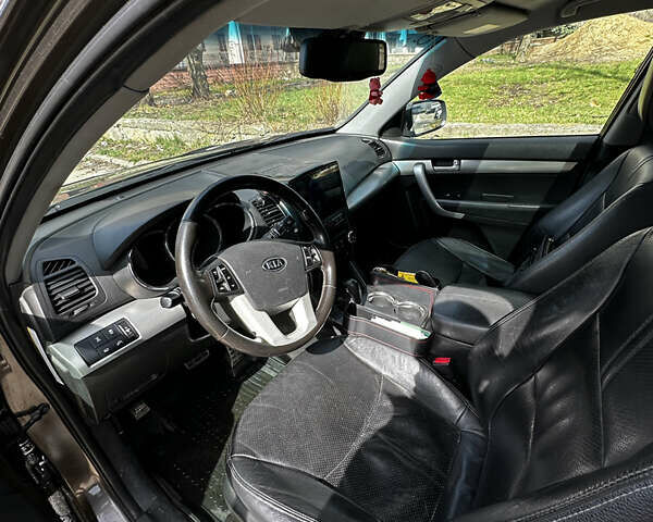 Киа Соренто, объемом двигателя 2.2 л и пробегом 205 тыс. км за 13000 $, фото 5 на Automoto.ua