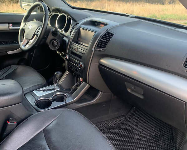 Киа Соренто, объемом двигателя 2.2 л и пробегом 257 тыс. км за 13350 $, фото 5 на Automoto.ua