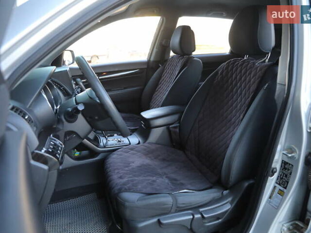 Киа Соренто, объемом двигателя 2.4 л и пробегом 211 тыс. км за 11500 $, фото 4 на Automoto.ua