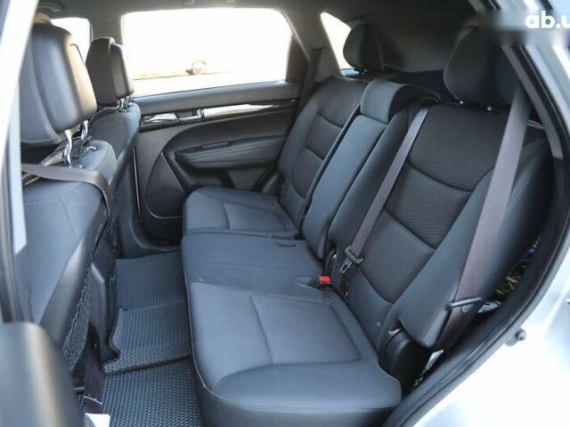 Киа Соренто, объемом двигателя 0 л и пробегом 211 тыс. км за 12000 $, фото 5 на Automoto.ua