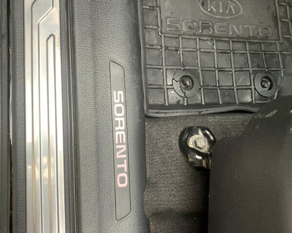 Киа Соренто, объемом двигателя 2.2 л и пробегом 203 тыс. км за 14900 $, фото 7 на Automoto.ua