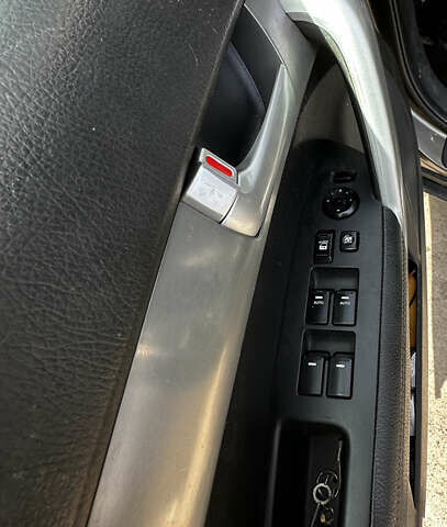 Киа Соренто, объемом двигателя 2.2 л и пробегом 205 тыс. км за 13000 $, фото 6 на Automoto.ua