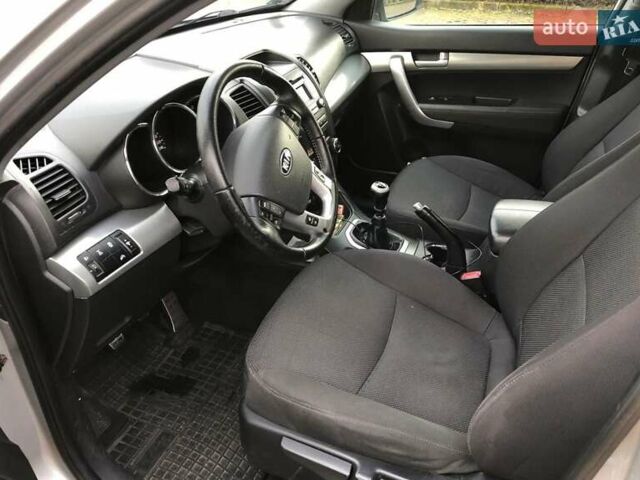 Кіа Соренто, об'ємом двигуна 2.2 л та пробігом 196 тис. км за 11000 $, фото 6 на Automoto.ua