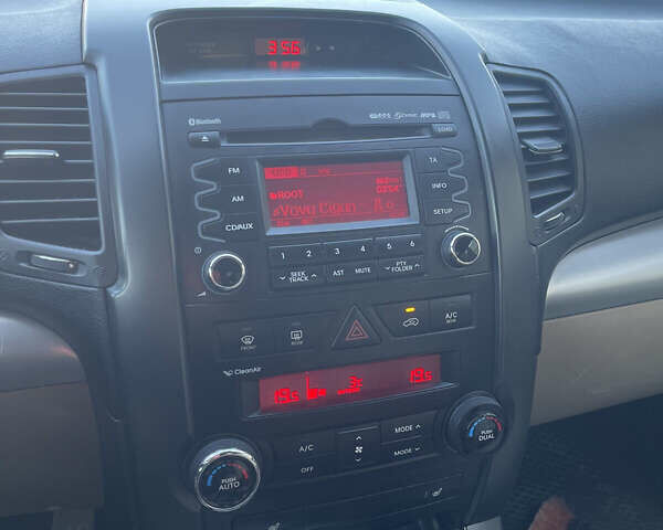 Кіа Соренто, об'ємом двигуна 2.2 л та пробігом 196 тис. км за 13500 $, фото 47 на Automoto.ua