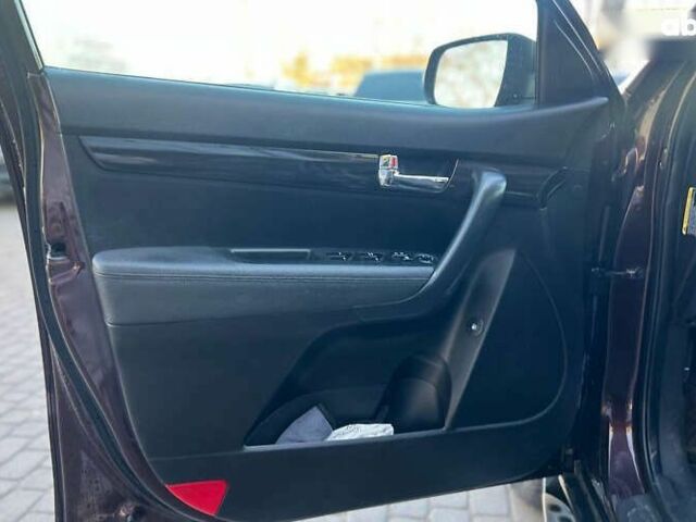 Кіа Соренто, об'ємом двигуна 0 л та пробігом 304 тис. км за 10600 $, фото 7 на Automoto.ua