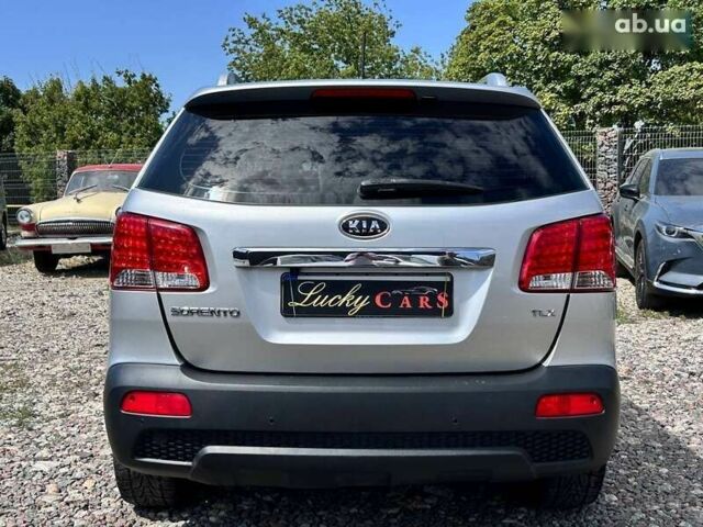 Кіа Соренто, об'ємом двигуна 2 л та пробігом 242 тис. км за 12700 $, фото 5 на Automoto.ua