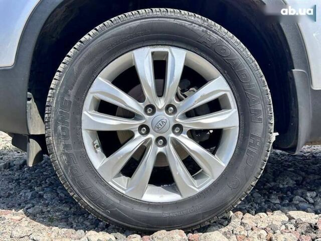 Кіа Соренто, об'ємом двигуна 2 л та пробігом 242 тис. км за 12700 $, фото 8 на Automoto.ua