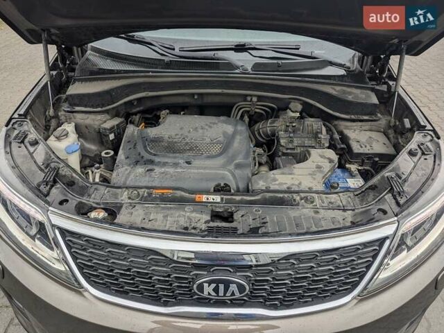 Кіа Соренто, об'ємом двигуна 2.2 л та пробігом 206 тис. км за 17000 $, фото 10 на Automoto.ua