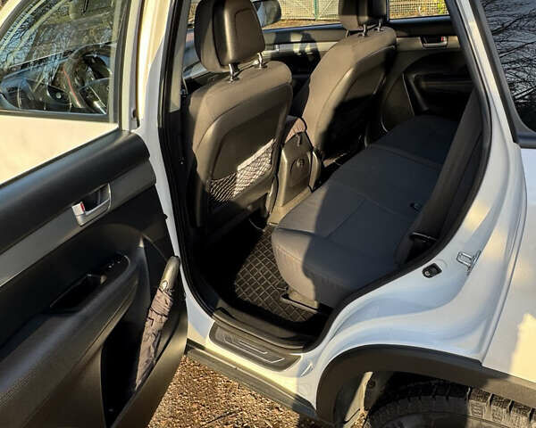 Киа Соренто, объемом двигателя 2.2 л и пробегом 236 тыс. км за 12500 $, фото 5 на Automoto.ua