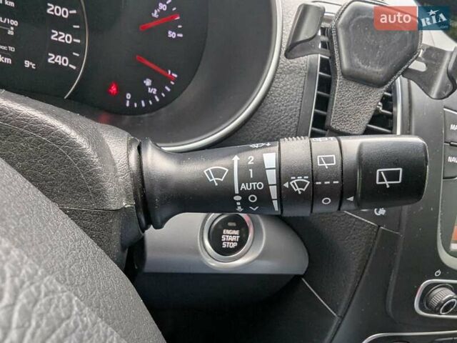 Кіа Соренто, об'ємом двигуна 2.2 л та пробігом 206 тис. км за 17000 $, фото 26 на Automoto.ua
