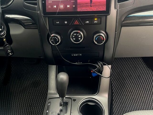 Кіа Соренто, об'ємом двигуна 2.4 л та пробігом 197 тис. км за 12500 $, фото 7 на Automoto.ua