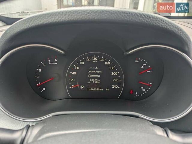 Кіа Соренто, об'ємом двигуна 2.2 л та пробігом 206 тис. км за 17000 $, фото 25 на Automoto.ua