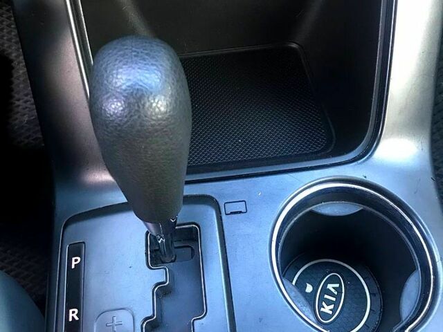Киа Соренто, объемом двигателя 24 л и пробегом 180 тыс. км за 11500 $, фото 7 на Automoto.ua