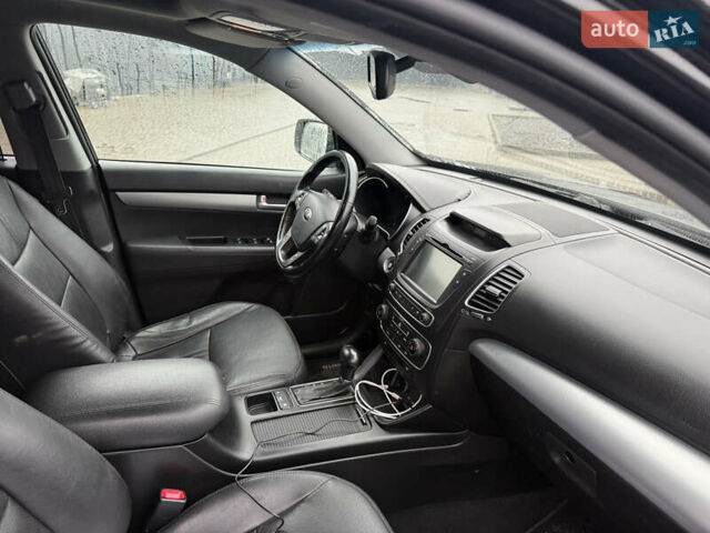 Киа Соренто, объемом двигателя 2.2 л и пробегом 179 тыс. км за 15300 $, фото 12 на Automoto.ua
