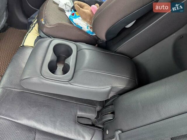 Кіа Соренто, об'ємом двигуна 2.2 л та пробігом 206 тис. км за 17000 $, фото 23 на Automoto.ua