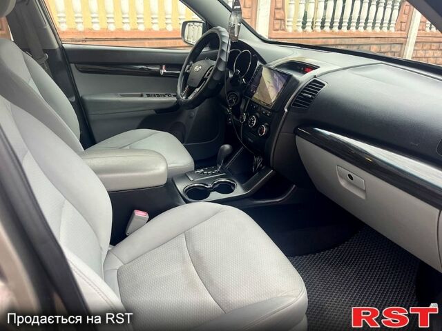 Кіа Соренто, об'ємом двигуна 2.4 л та пробігом 197 тис. км за 12500 $, фото 9 на Automoto.ua
