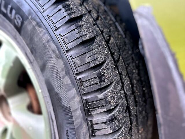 Кіа Соренто, об'ємом двигуна 2.5 л та пробігом 200 тис. км за 3600 $, фото 4 на Automoto.ua