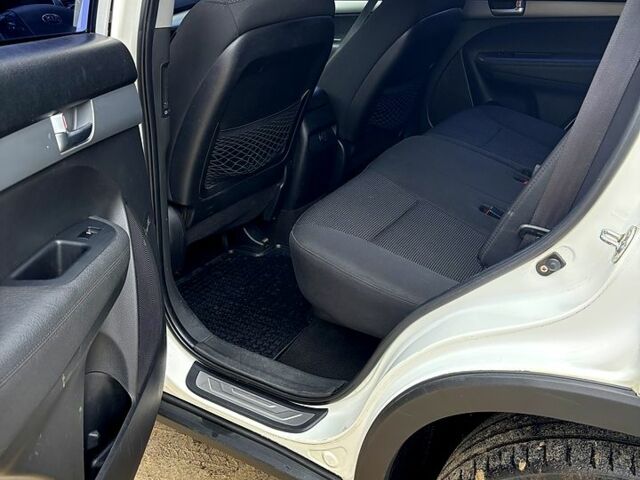 Киа Соренто, объемом двигателя 2.2 л и пробегом 450 тыс. км за 10700 $, фото 7 на Automoto.ua
