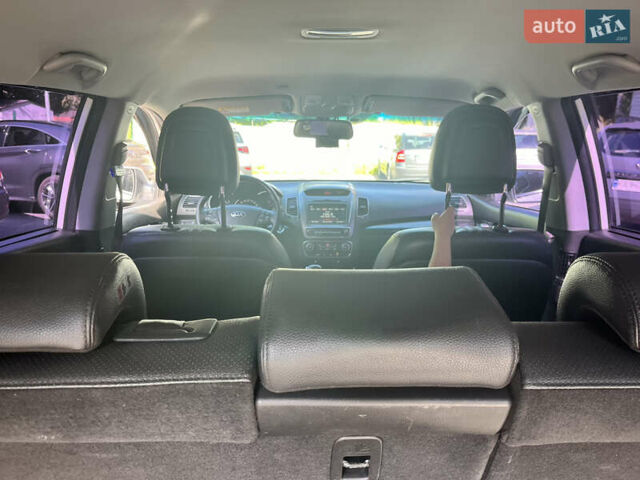 Киа Соренто, объемом двигателя 2 л и пробегом 228 тыс. км за 15000 $, фото 6 на Automoto.ua