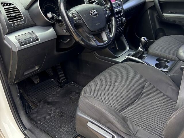 Киа Соренто, объемом двигателя 2.2 л и пробегом 450 тыс. км за 10700 $, фото 9 на Automoto.ua