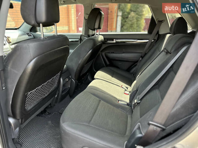 Киа Соренто, объемом двигателя 2.35 л и пробегом 225 тыс. км за 10000 $, фото 22 на Automoto.ua