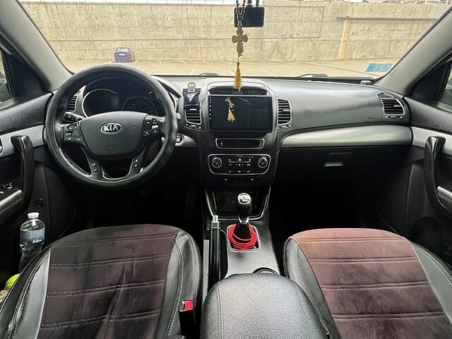 Киа Соренто, объемом двигателя 2.2 л и пробегом 197 тыс. км за 15500 $, фото 9 на Automoto.ua