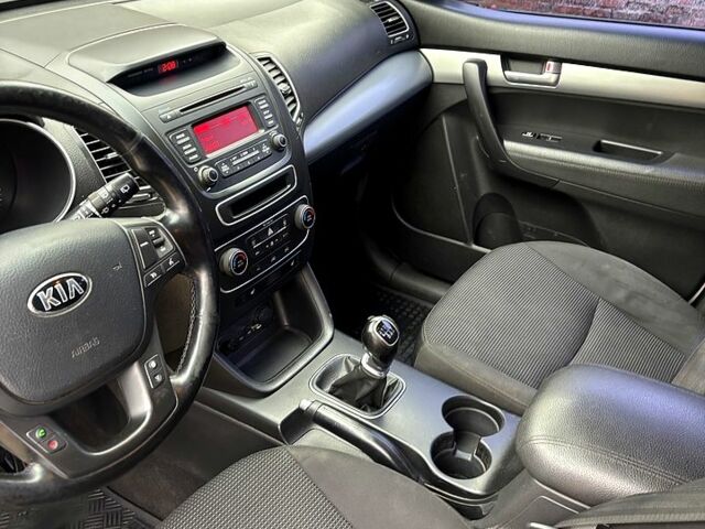 Киа Соренто, объемом двигателя 2.2 л и пробегом 450 тыс. км за 10700 $, фото 8 на Automoto.ua