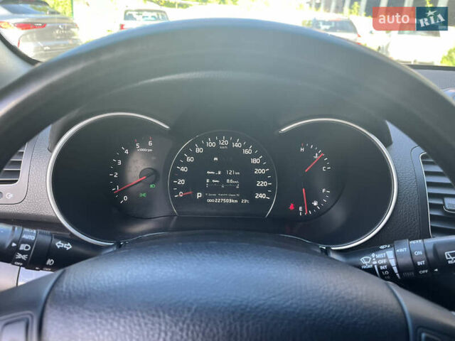Киа Соренто, объемом двигателя 2 л и пробегом 228 тыс. км за 15000 $, фото 15 на Automoto.ua