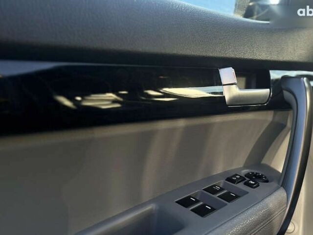 Киа Соренто, объемом двигателя 2.4 л и пробегом 147 тыс. км за 14700 $, фото 9 на Automoto.ua