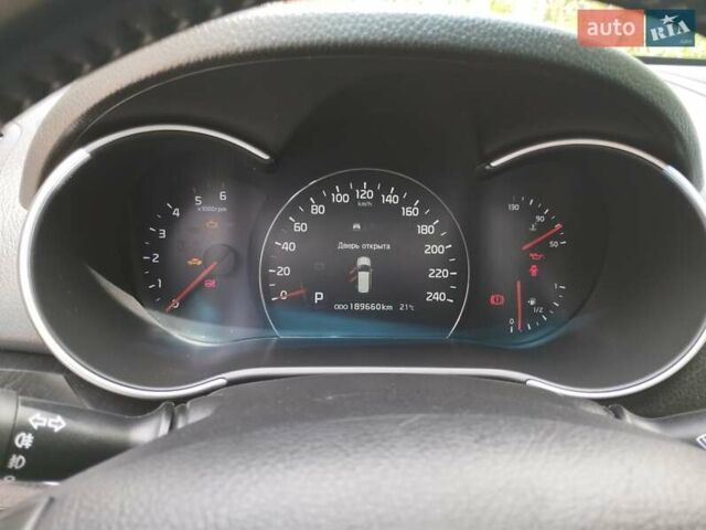 Киа Соренто, объемом двигателя 2.2 л и пробегом 189 тыс. км за 14800 $, фото 6 на Automoto.ua