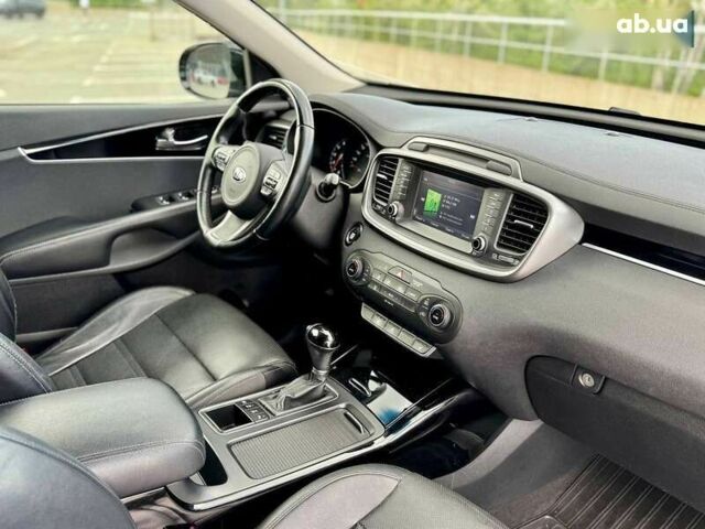 Кіа Соренто, об'ємом двигуна 2.2 л та пробігом 160 тис. км за 21990 $, фото 11 на Automoto.ua