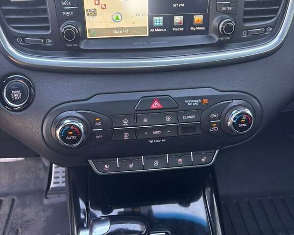 Киа Соренто, объемом двигателя 0 л и пробегом 105 тыс. км за 16500 $, фото 1 на Automoto.ua